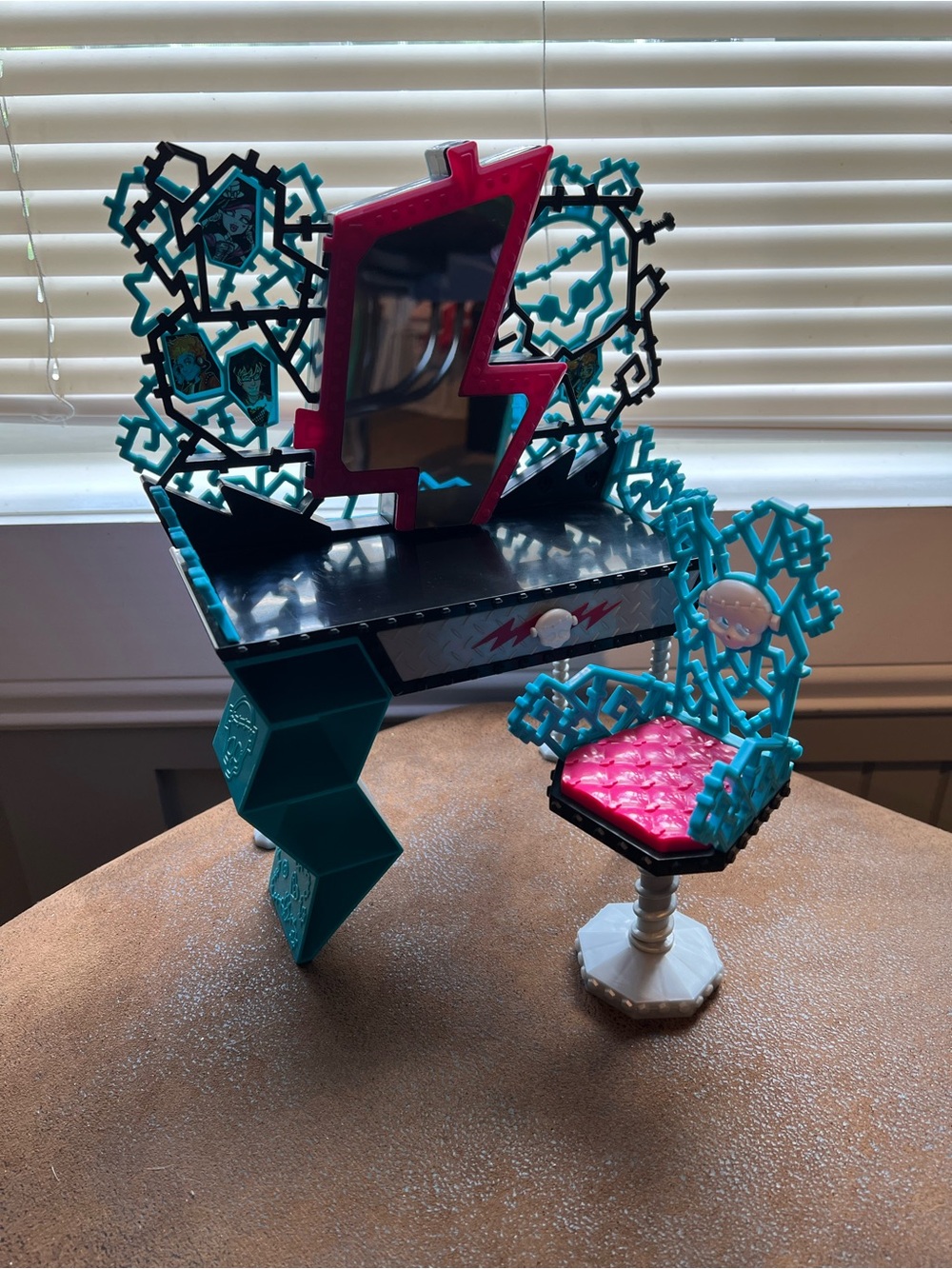 Monster High Frankie Stein Vanity Set
